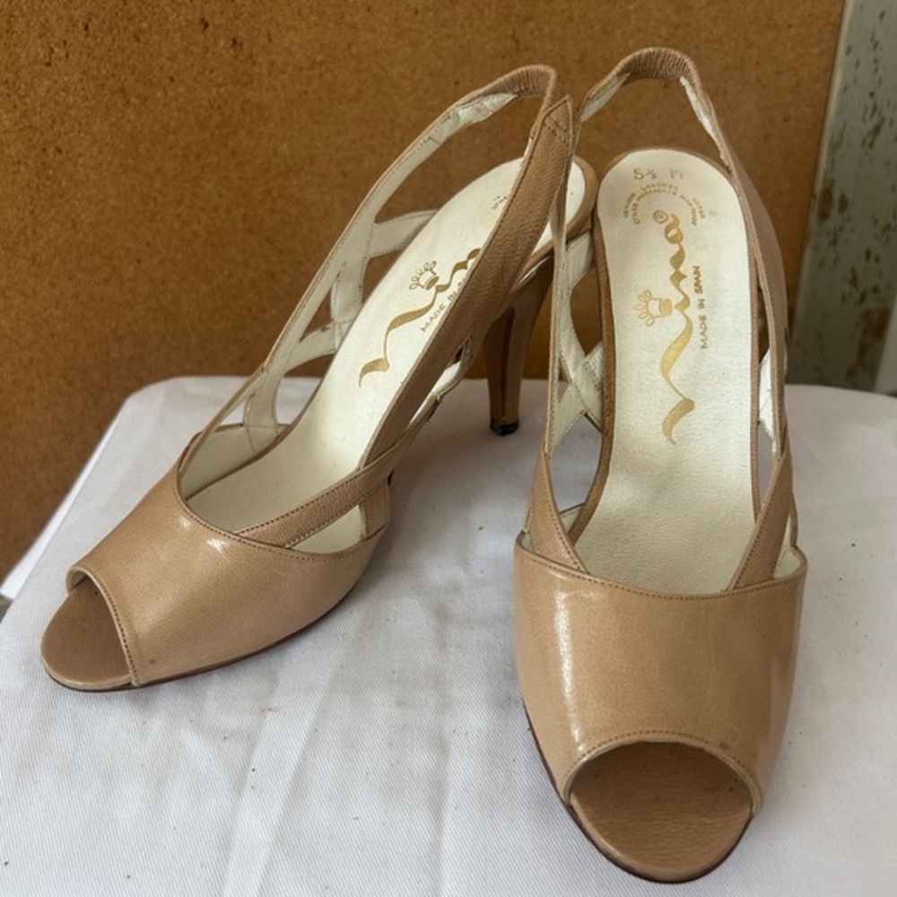 Nina Women’s Leather Heels – Tan – Size 5.5 – Made in Spain‎